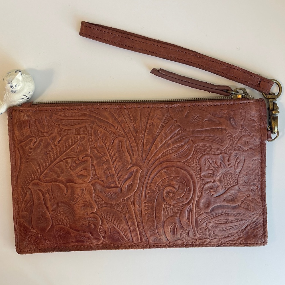 American Leather Co. Genuine Leather Wristlet - Picture 3 of 11